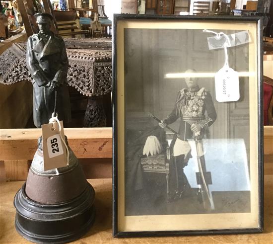 Bronze WWI Scots Guards officer, mounted on shell head & wood base & a signed photo of the Earl of Ypres